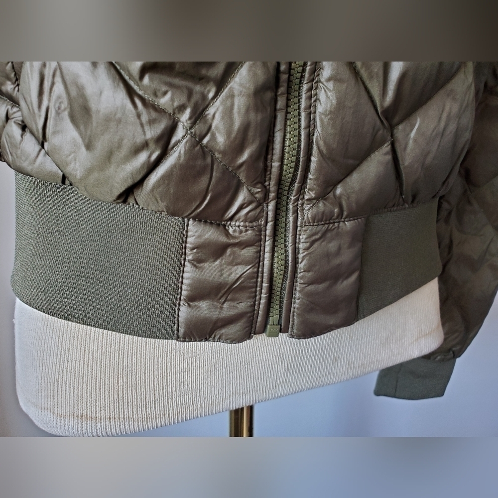TNA the league jacket. lightweight goose down green puffer. Size small - Picture 4 of 8